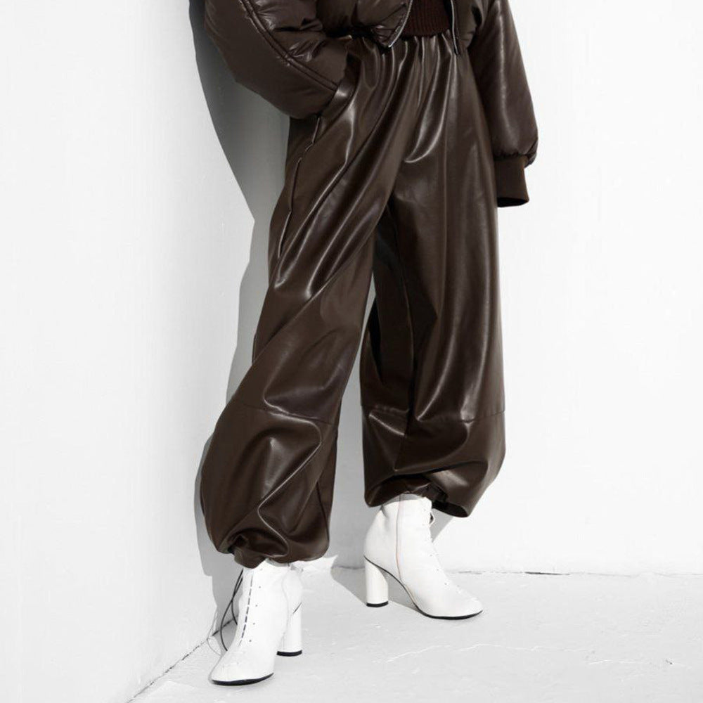 Trendy faux leather pants for women with elastic waistband Chic und Stil