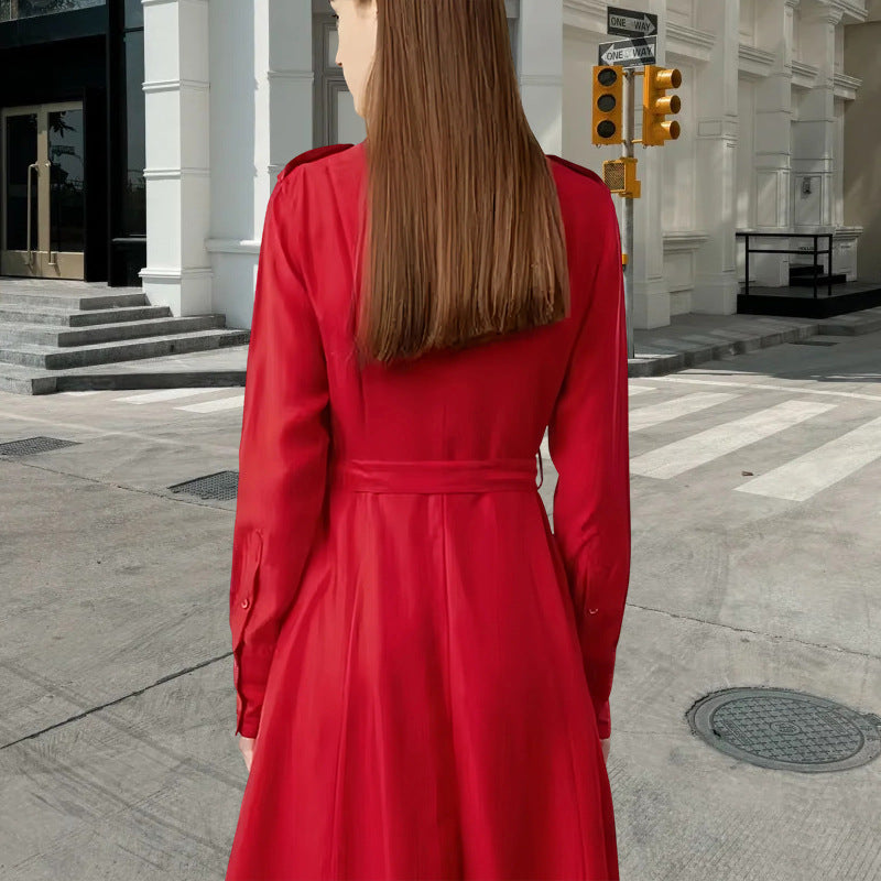 Robe chemise pour femmes avec ceinture cintrée et détails classiques Chic und Stil