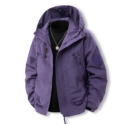 Functional outdoor jacket for men with adjustable hood and breathable properties Chic and Style
