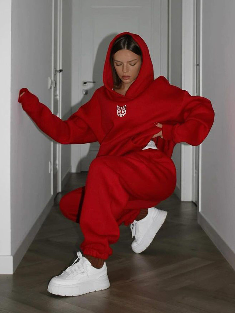 Ladies Oversized Hoodie with regular fit and casual chic pants