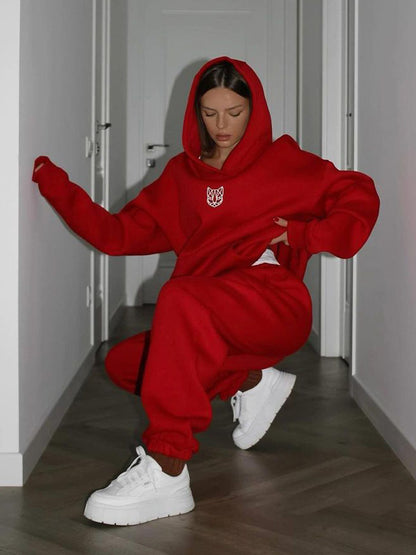 Ladies Oversized Hoodie with regular fit and casual chic pants