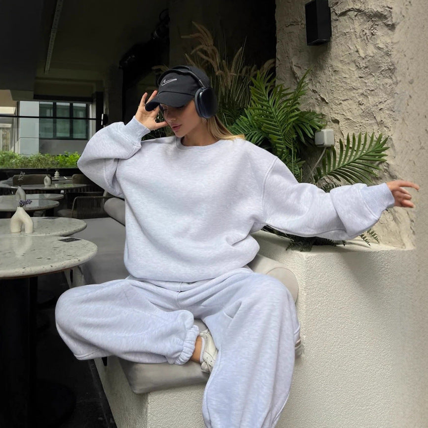 Chic and Style women's casual and comfortable sweatshirt and pants set