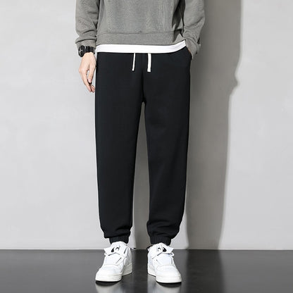 Casual sweatpants for men with elastic waistband and side pockets Chic and Style