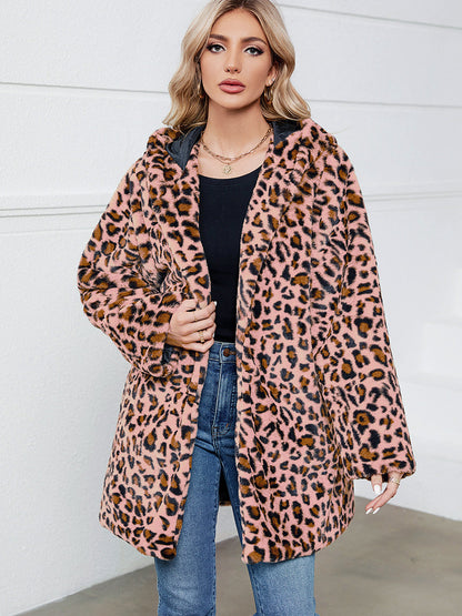 Dames futuristique veste en fourrure léopard Chic und Stil