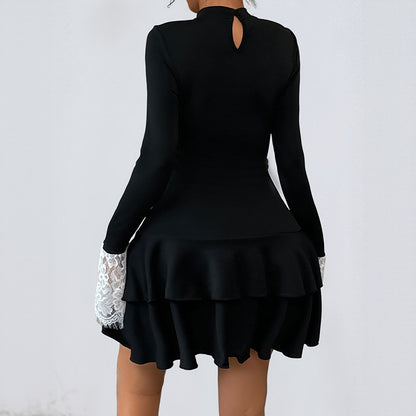 Robe mini élégante pour femmes avec col en dentelle et design à volants Chic und Stil