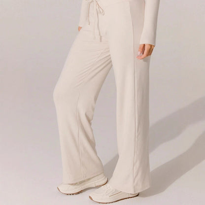 Chic and Style women's wide leisure pants with elastic waistband and tie belt