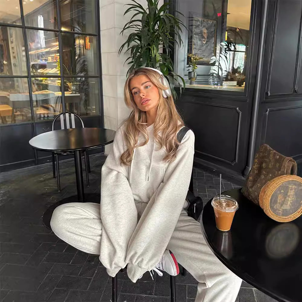 Chic and Style women's trendy cropped hoodie and relaxed jogger pants set