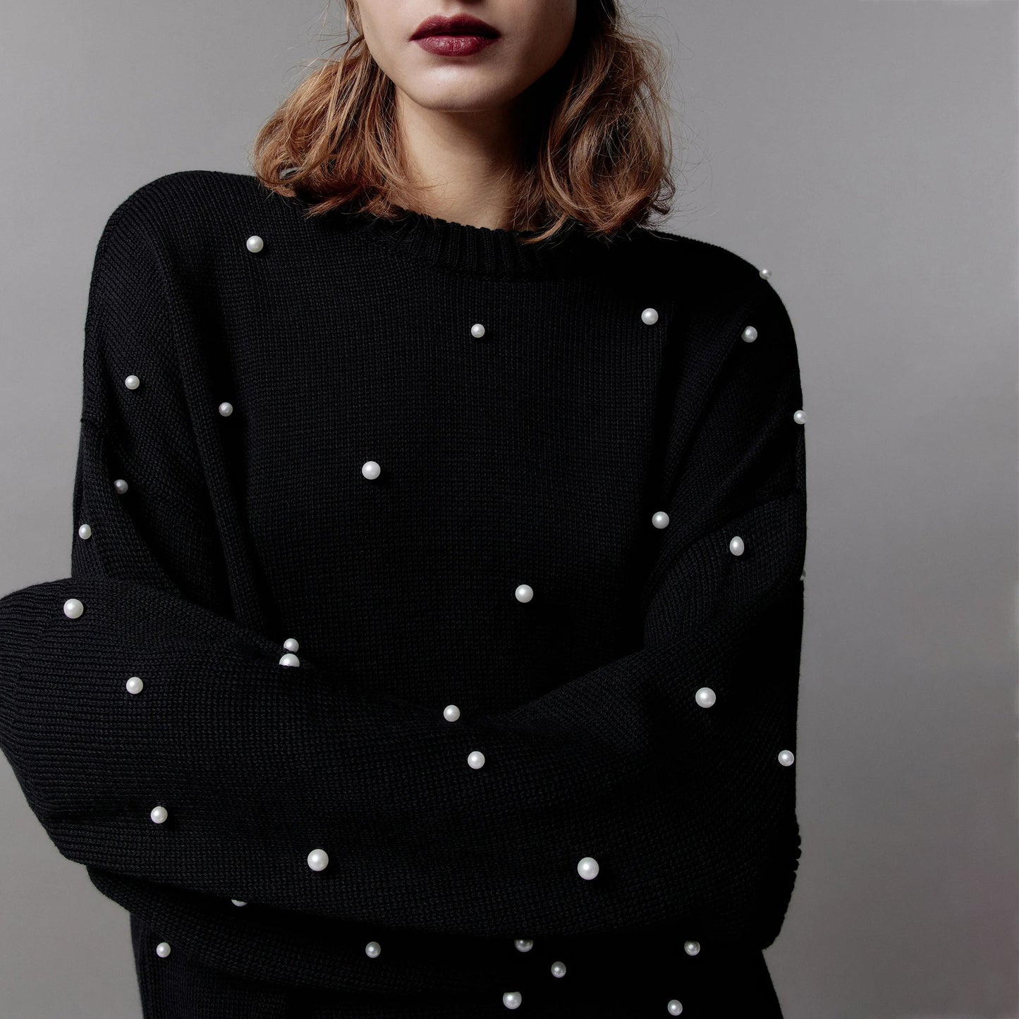 Pull en grosse maille pour femmes avec encolure perlée Chic und Stil