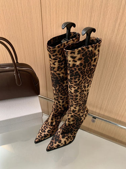 Bottes élégantes pour femmes sur cuisse en cuir de haute qualité avec talon pointu Chic und Stil