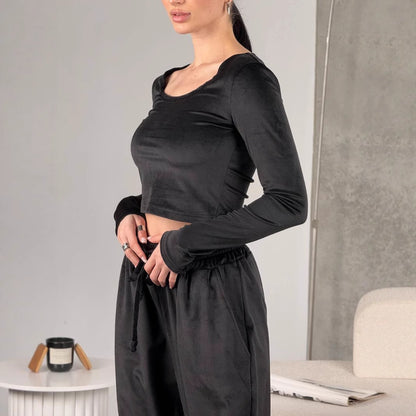 Chic and Stylish cropped long-sleeve t-shirt and trendy jogging pants set for ladies