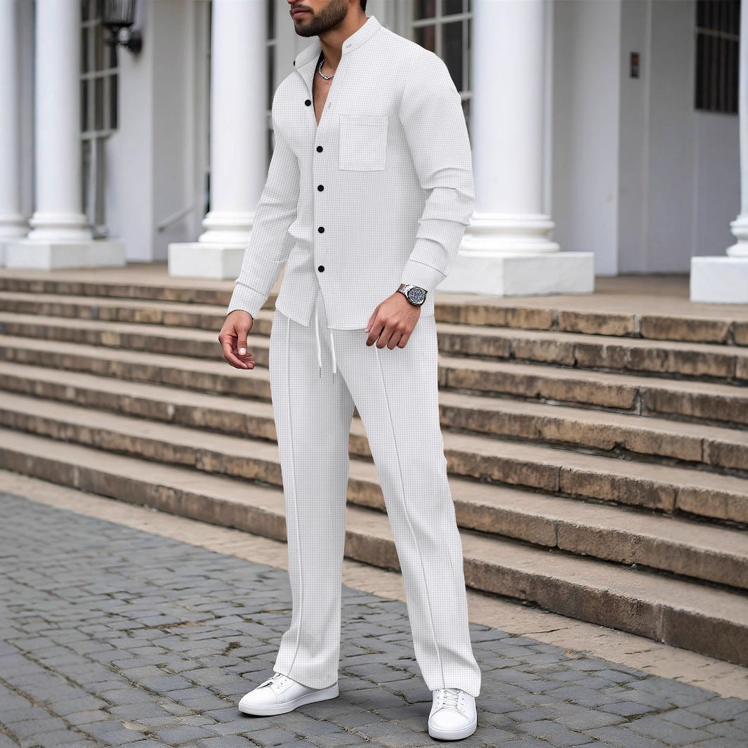 Costume de nuit confortable pour hommes avec haut respirant et pantalons élastiques Chic und Stil