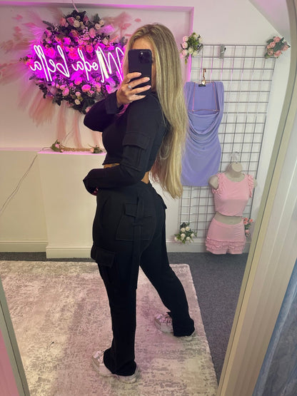 Chic and Style women's sporty crop top set and cargo pants with functional pockets