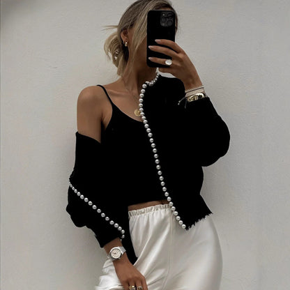 Veste en tricot pour femmes avec des embellissements en perles frappants et un design ouvert Chic und Stil