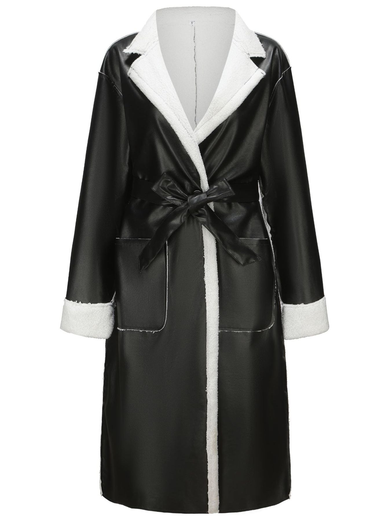 Luxurious bathrobe for women in soft fleece Chic und Stil