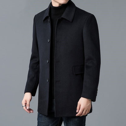 Elegant wool coat for men with classic lapels and pockets Chic und Stil