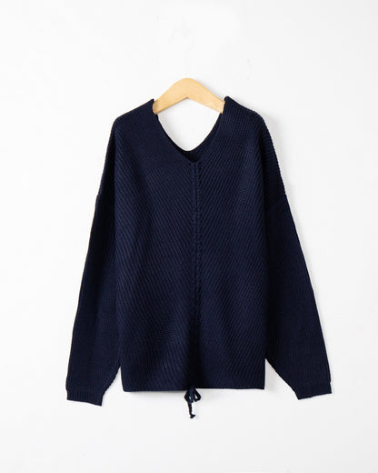 Pull femme en tricot épais avec un décolleté en V attrayant et des détails pratiques en cordon Chic und Stil