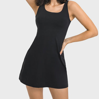 Robe de loisirs pour dames avec décolleté rond profond et silhouette évasée Chic und Stil