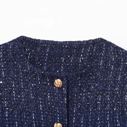 Elegant tweed jacket for women with button details and tailored fit Chic und Stil