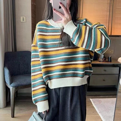 Pull en maille rayé pour femme avec une coupe ample et des détails modernes Chic und Stil