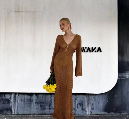 Robe maxi tricot pour femmes avec décolleté en V profond et détails de volants tendance Chic und Stil