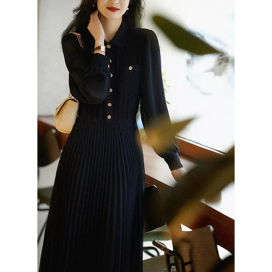 Robe maxi plissée pour femme avec détails de boutons Chic und Stil