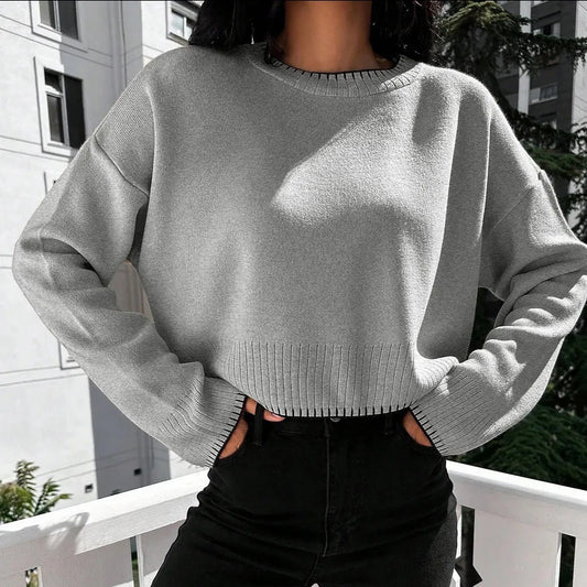 Pull court décontracté pour femmes avec une fine texture côtelée et une coupe large Chic und Stil