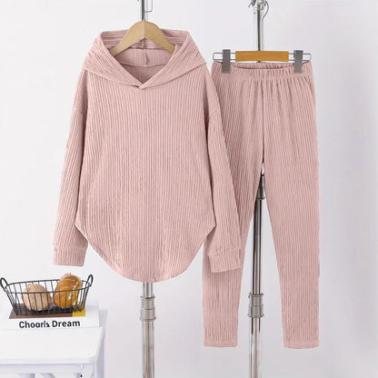 Chic and Style textured design casual sweatshirt and pants set for women