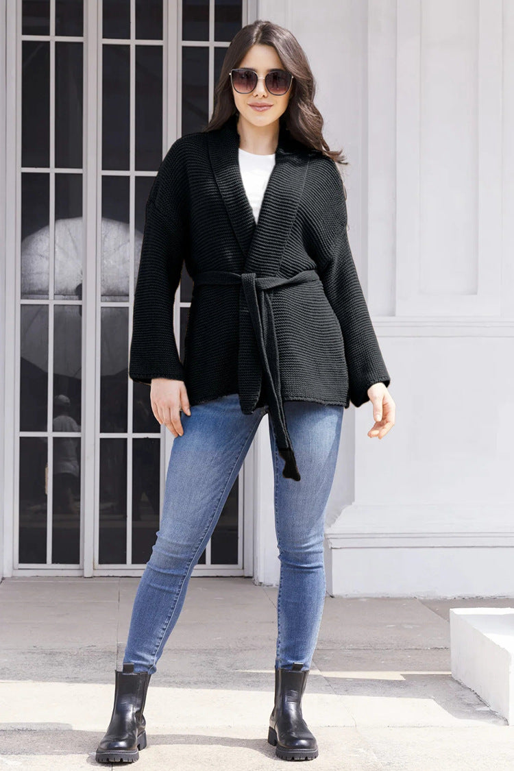 Cardigan tricot décontracté pour femmes avec ceinture à la taille et coutures d'épaules Chic und Stil