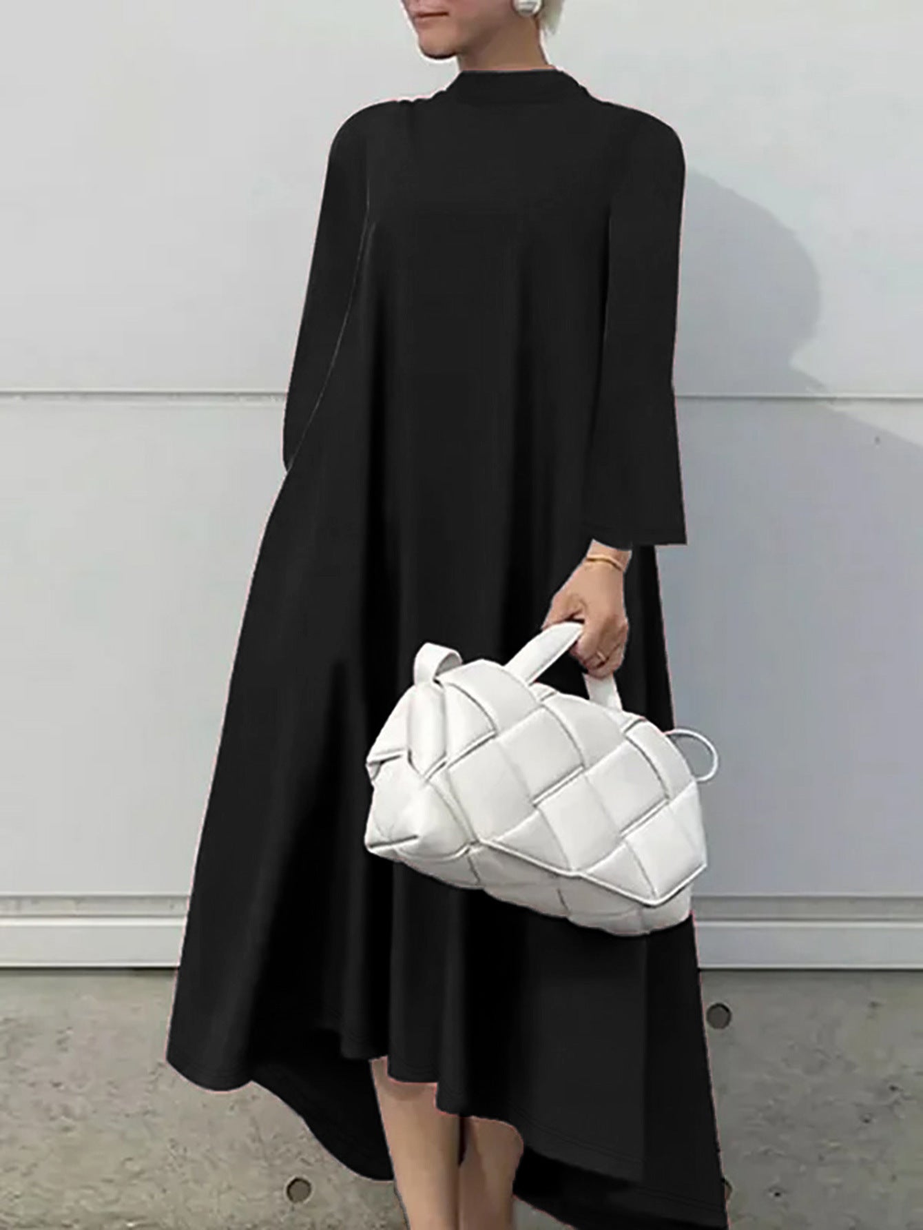 Robe maxi femmes avec coupe asymétrique et col montant Chic und Stil