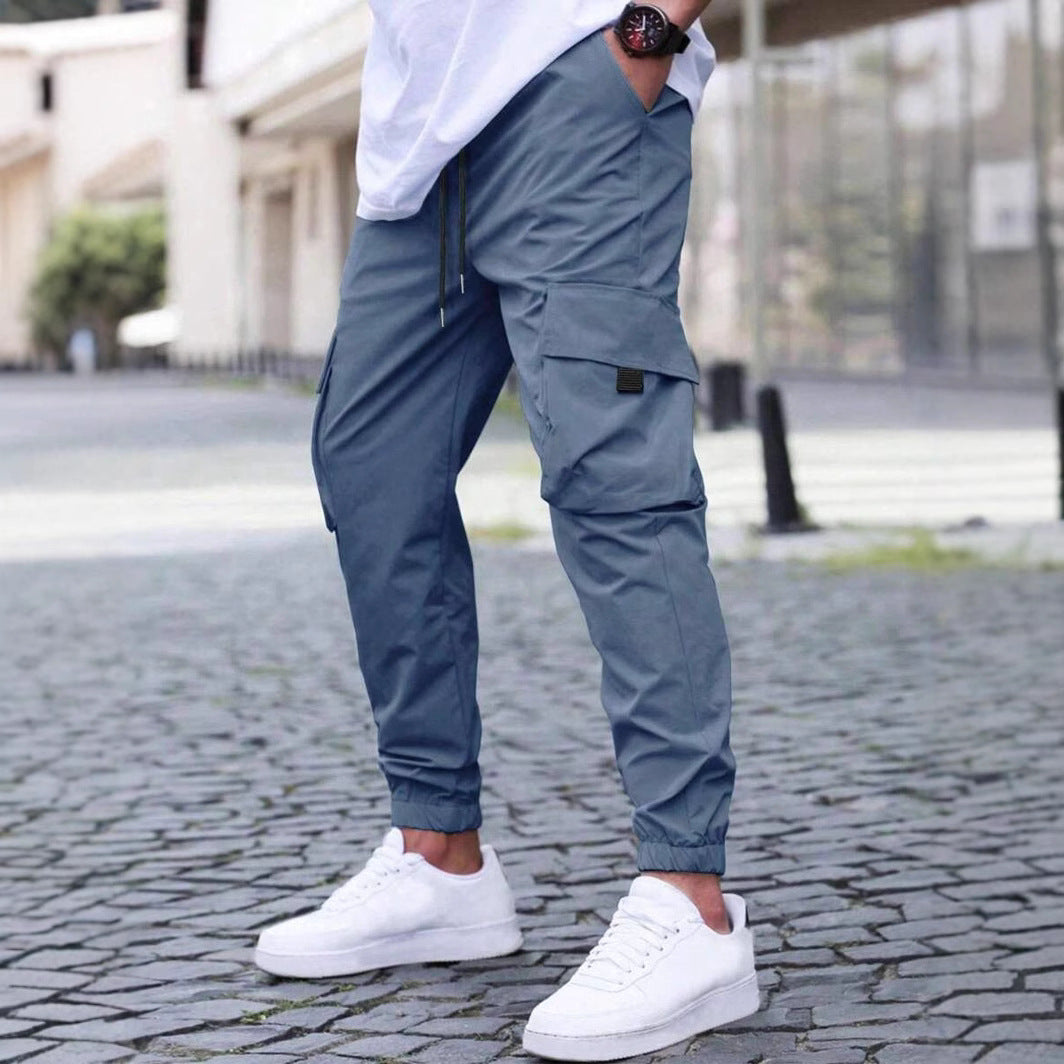 Men's cargo pants with practical side pockets and elastic cuffs Chic and Style