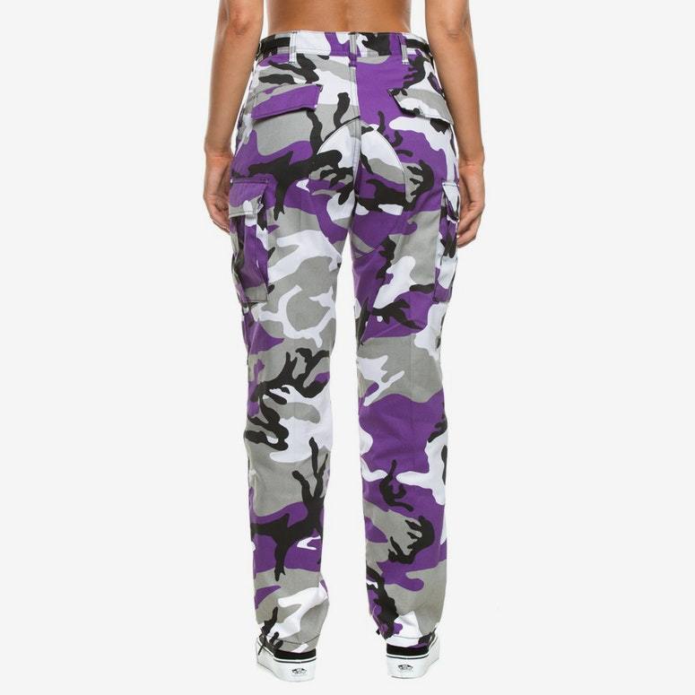 Men's camouflage cargo pants with versatile pockets Chic and Style
