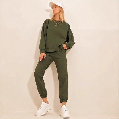 Casual set for women with loose top and comfortable pants Chic and Style