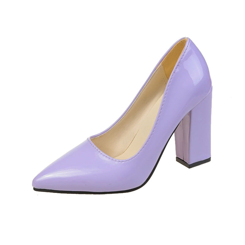 Chaussures à talons en dentelle pour femmes avec un bloc confortable et une finition brillante Chic und Stil