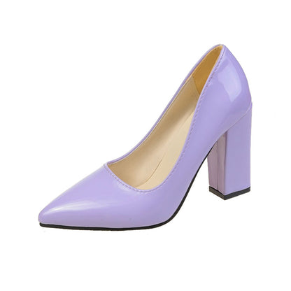 Chaussures à talons en dentelle pour femmes avec un bloc confortable et une finition brillante Chic und Stil