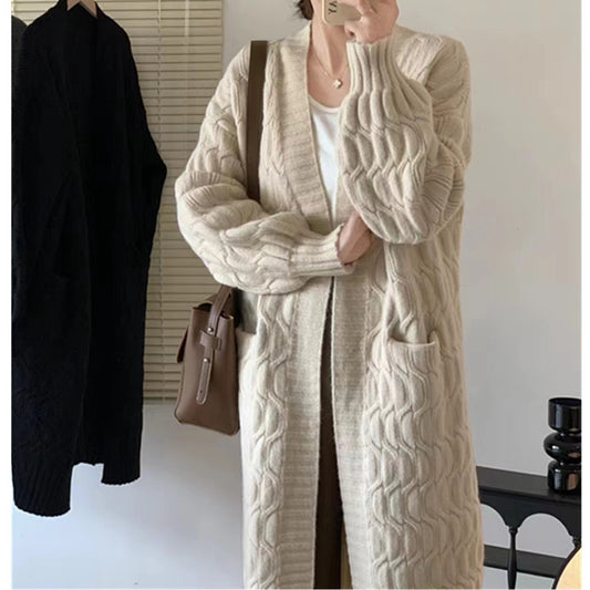 Cardigan en tricot pour femmes avec motif en relief et poches pratiques Chic und Stil