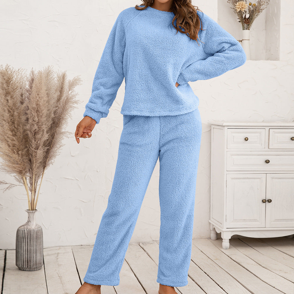 Cozy fleece pajama set for women with long sleeves and comfortable pants Chic and Style