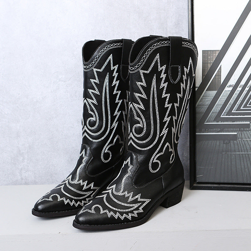Bottes cowboy pour femmes avec des ornements à la mode et un élégant talon Chic und Stil