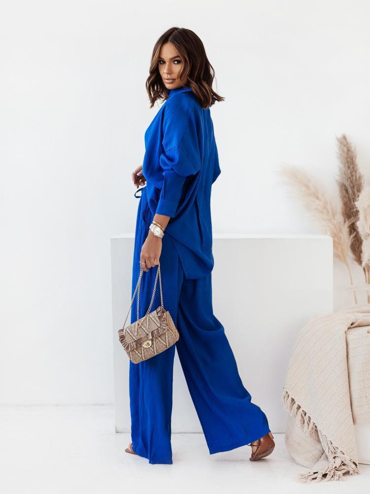 Lightweight two-piece women's set consisting of a shirt and pants with a knot at the waist Chic und Stil