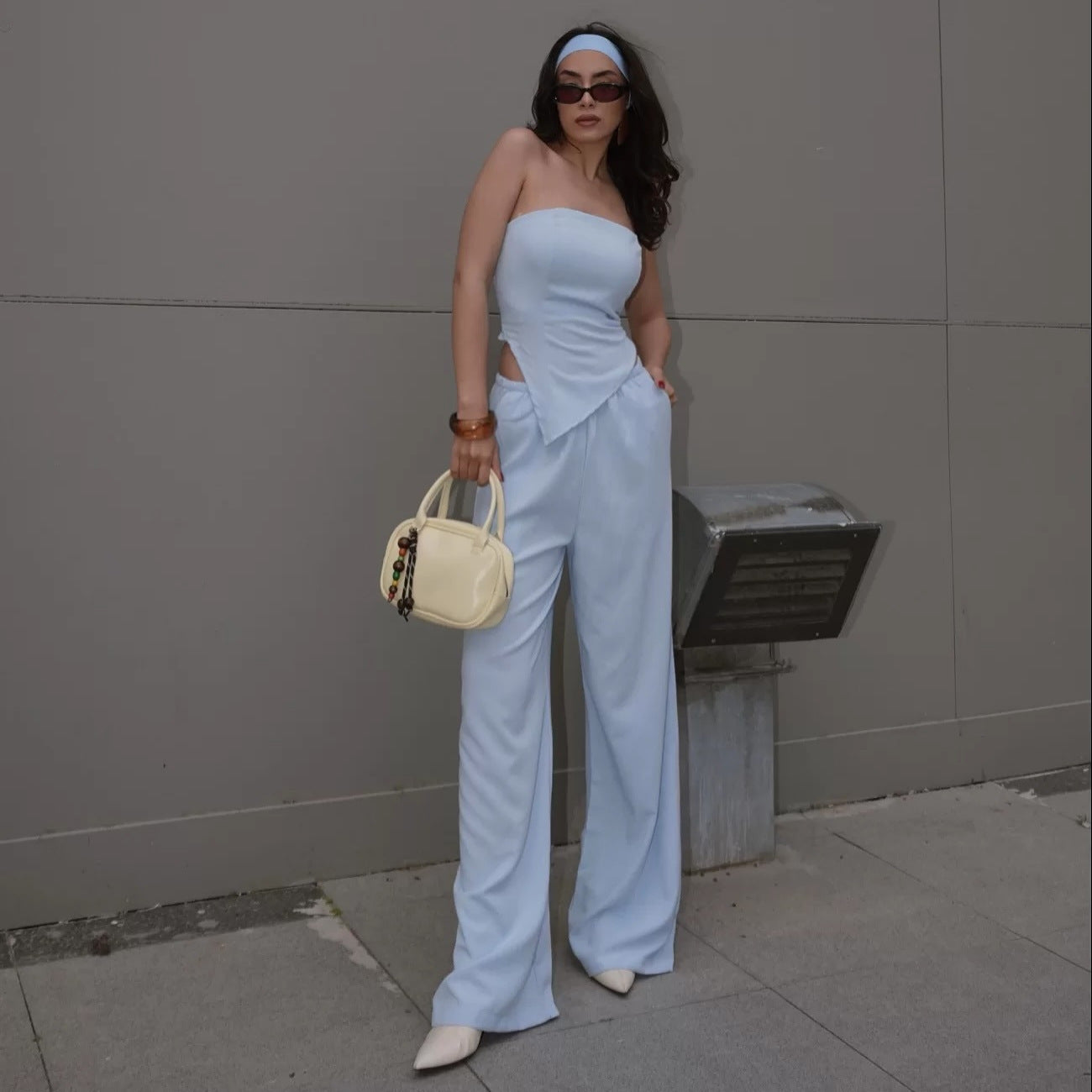 Dames élégant combinaisons avec découpe épaule nue et matériau fluide Chic und Stil