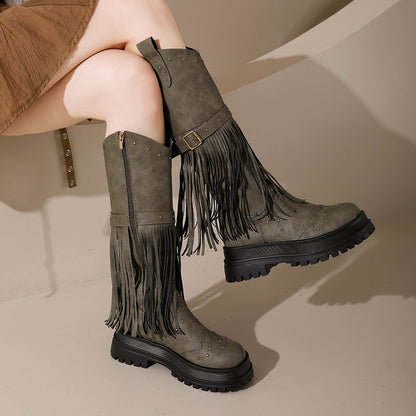 Bottes au-dessus du genou pour femmes avec un design frangé à la mode et un profil robuste Chic und Stil