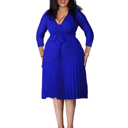 Robe portefeuille pour femmes avec un drapé élégant et des détails cintrés Chic und Stil