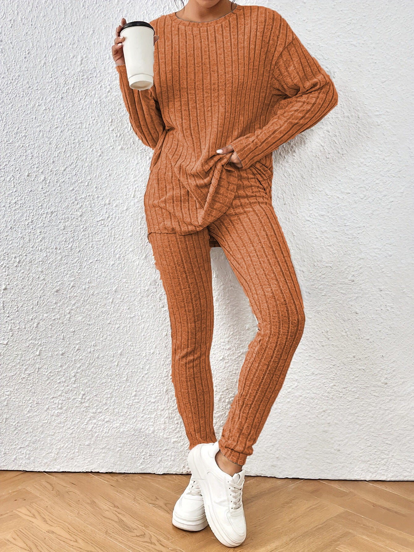 Dames Pull à manches longues en tricot avec structure côtelée Chic und Stil