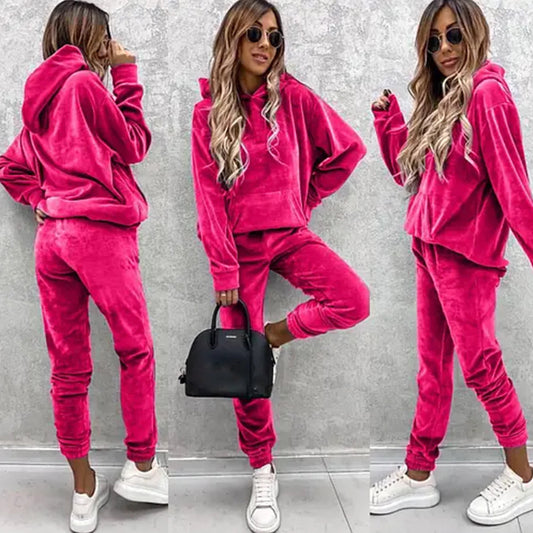Women high-quality velvet lounge set with hoodie and comfortable pants Chic and Style