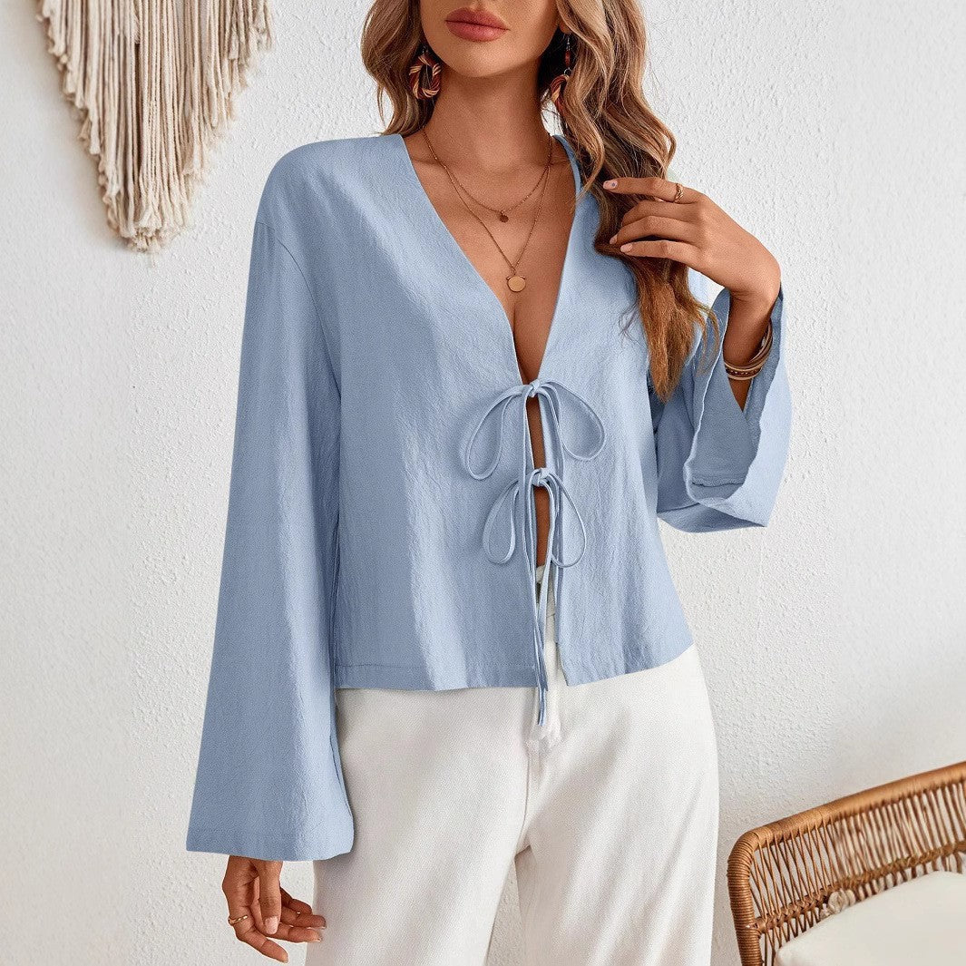 T-shirt floral décontracté pour femmes avec décolleté en V plongeant et cordon de serrage Chic und Stil