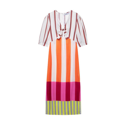 Robe maxi pour femmes avec un motif à rayures captivant et un effet taille féminin Chic und Stil
