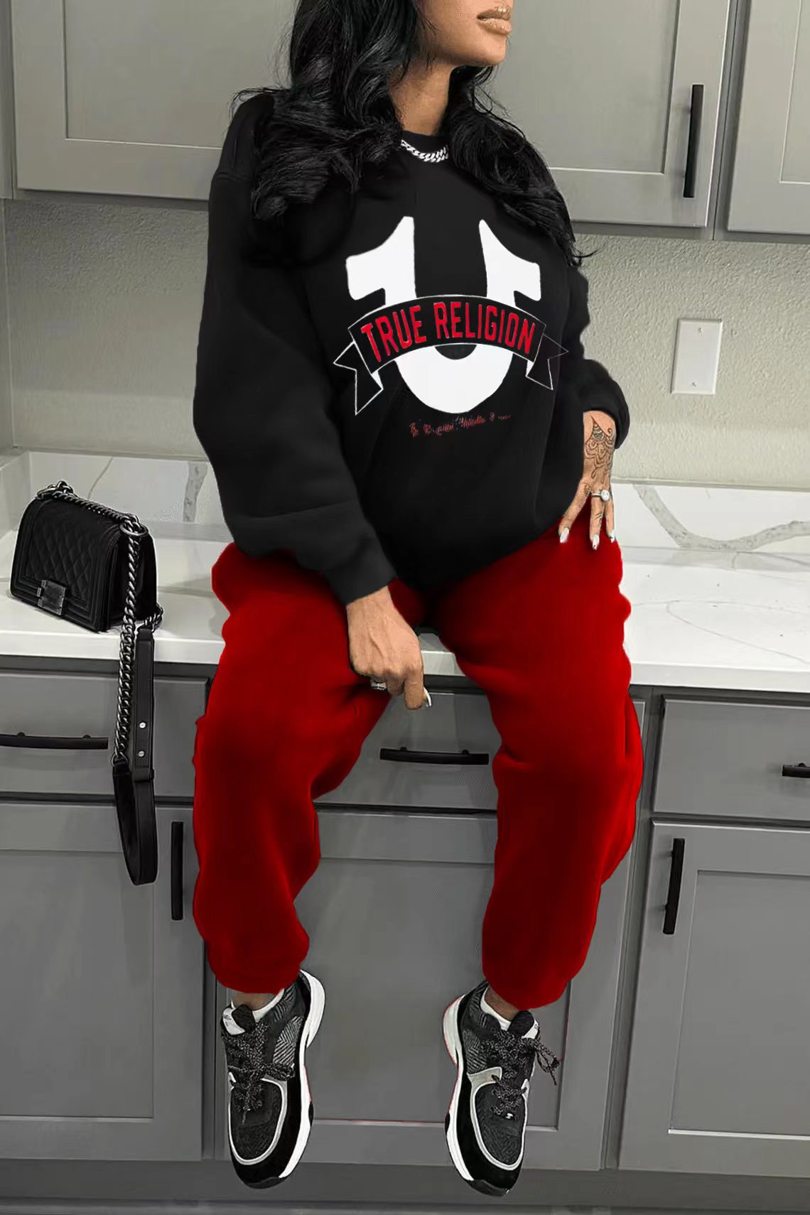 Chic and Style women's sweatshirt and jogger pants set