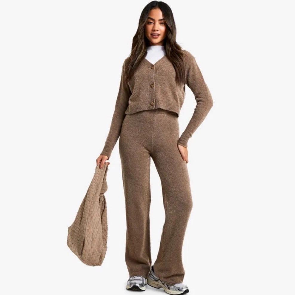 Women's loungewear set with stylish cardigan and comfortable loose pants Chic und Stil