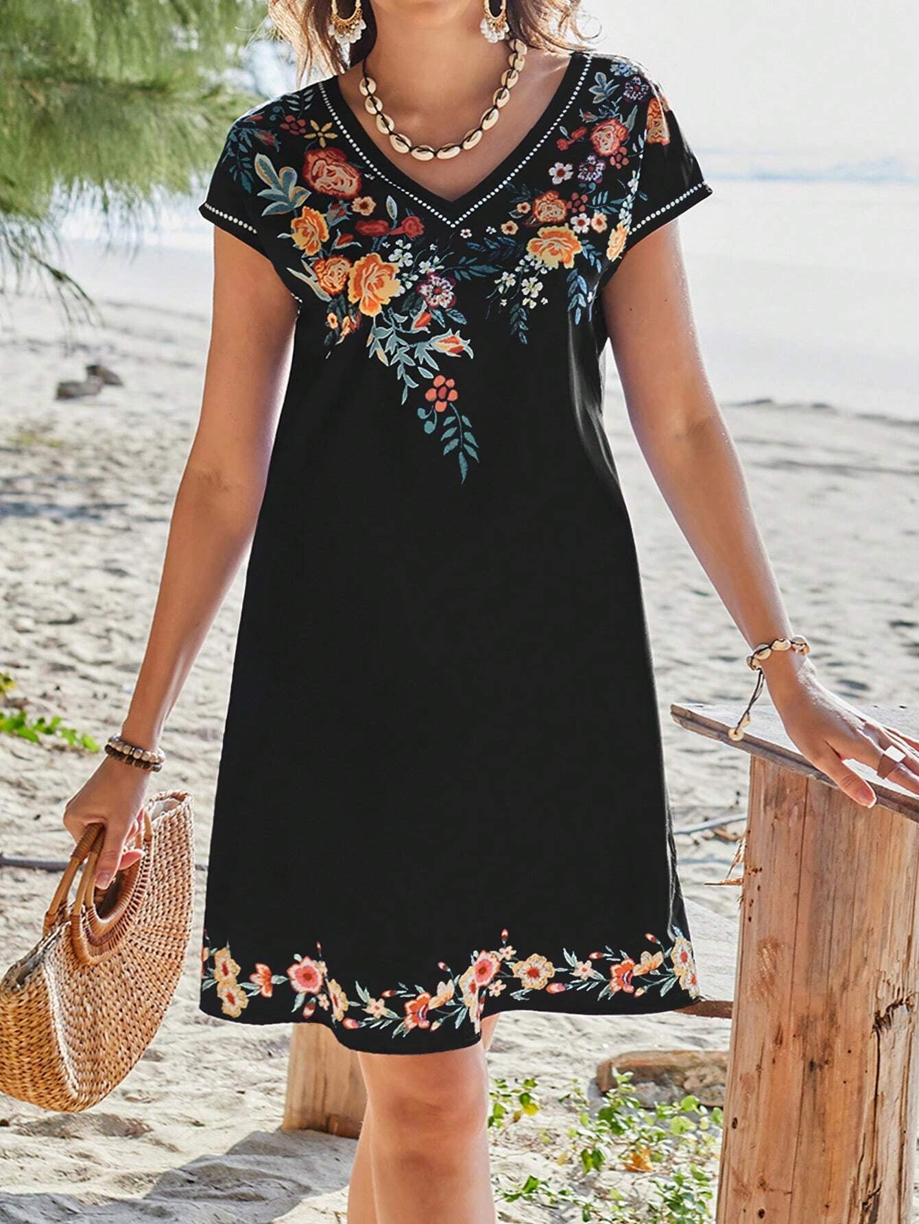 Robe de plage brodée florale Chic und Stil