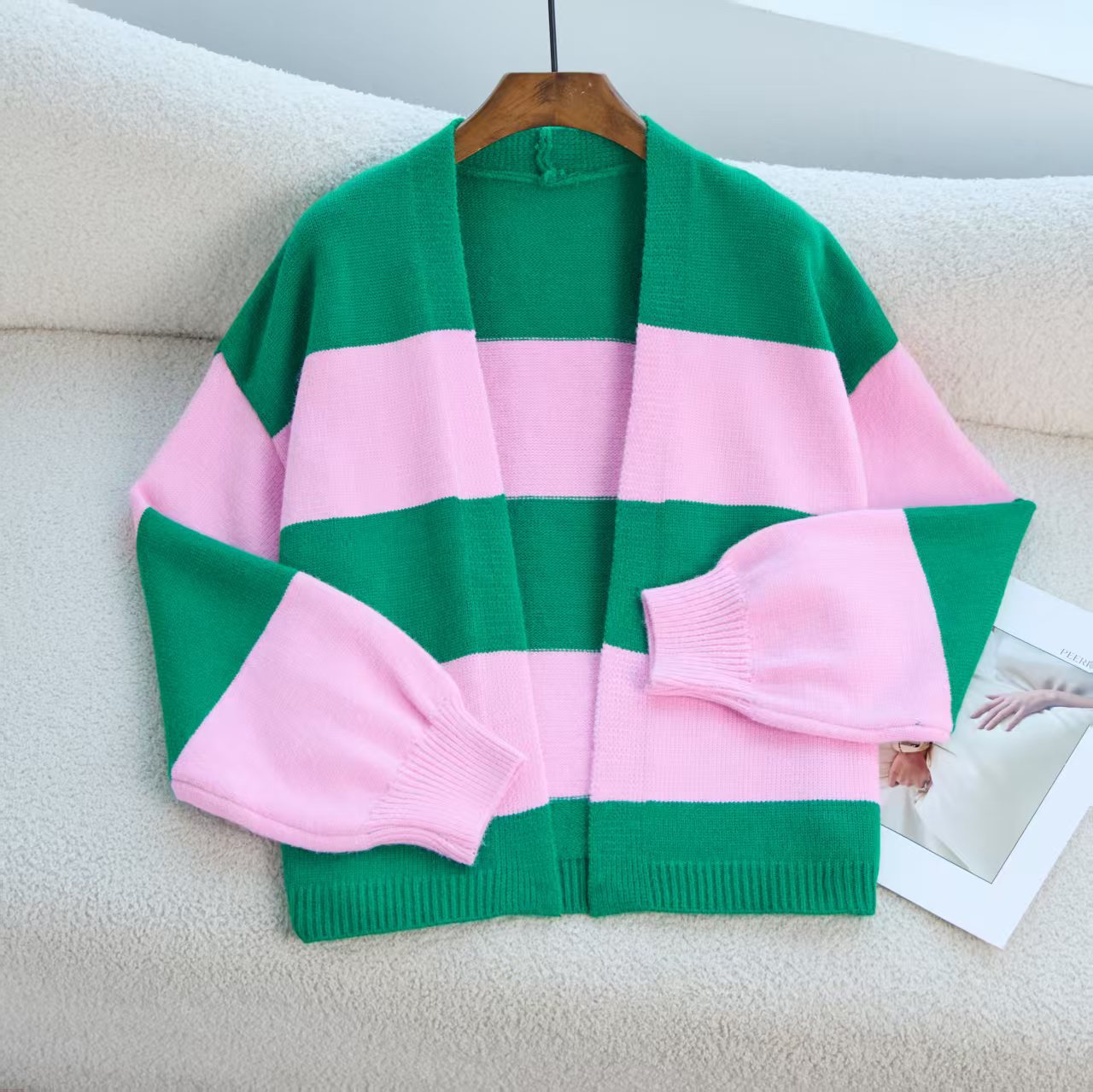 Dames Cardigan en tricot tendance avec larges rayures et coupe décontractée Chic und Stil