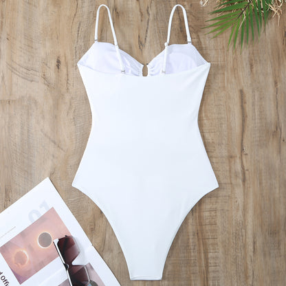 Maillot de bain pour femmes une pièce avec un design élégant à découpes et des bretelles réglables Chic und Stil